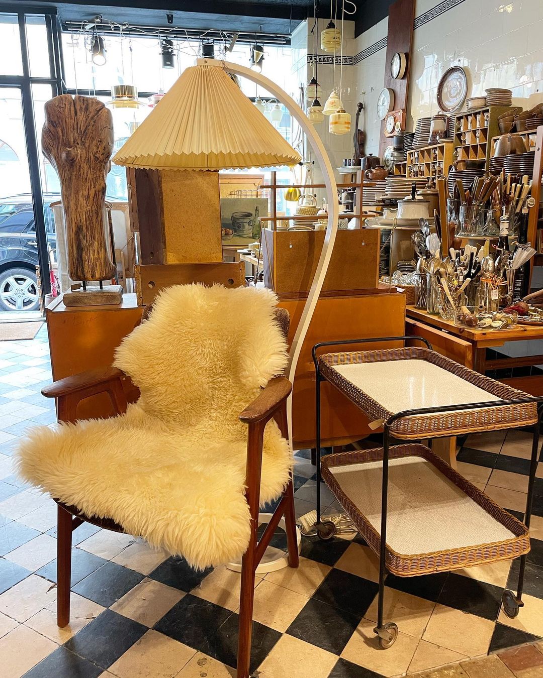 Caprani Arc Floor Lamp