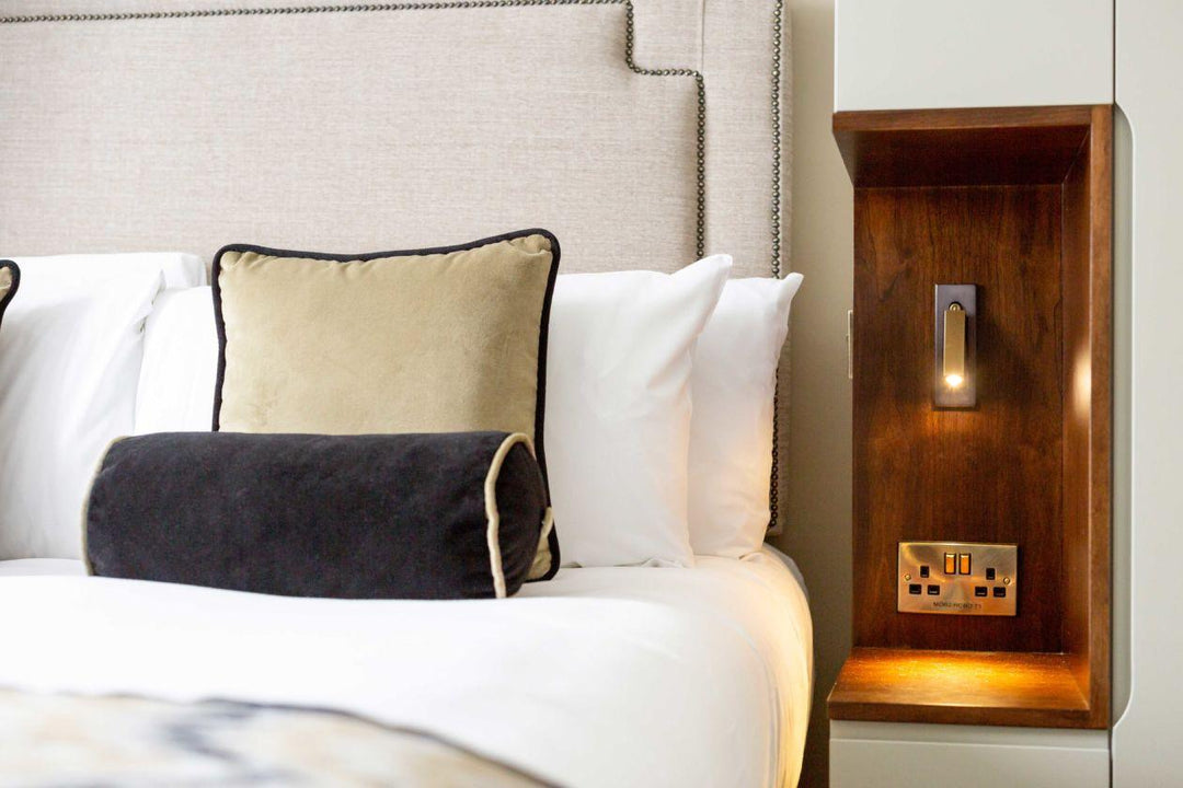 Pelle Folding Bedside Light