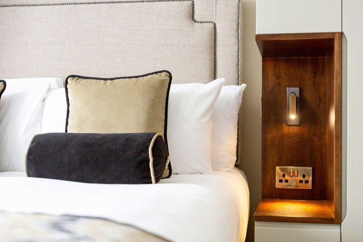 Pelle Folding Bedside Light