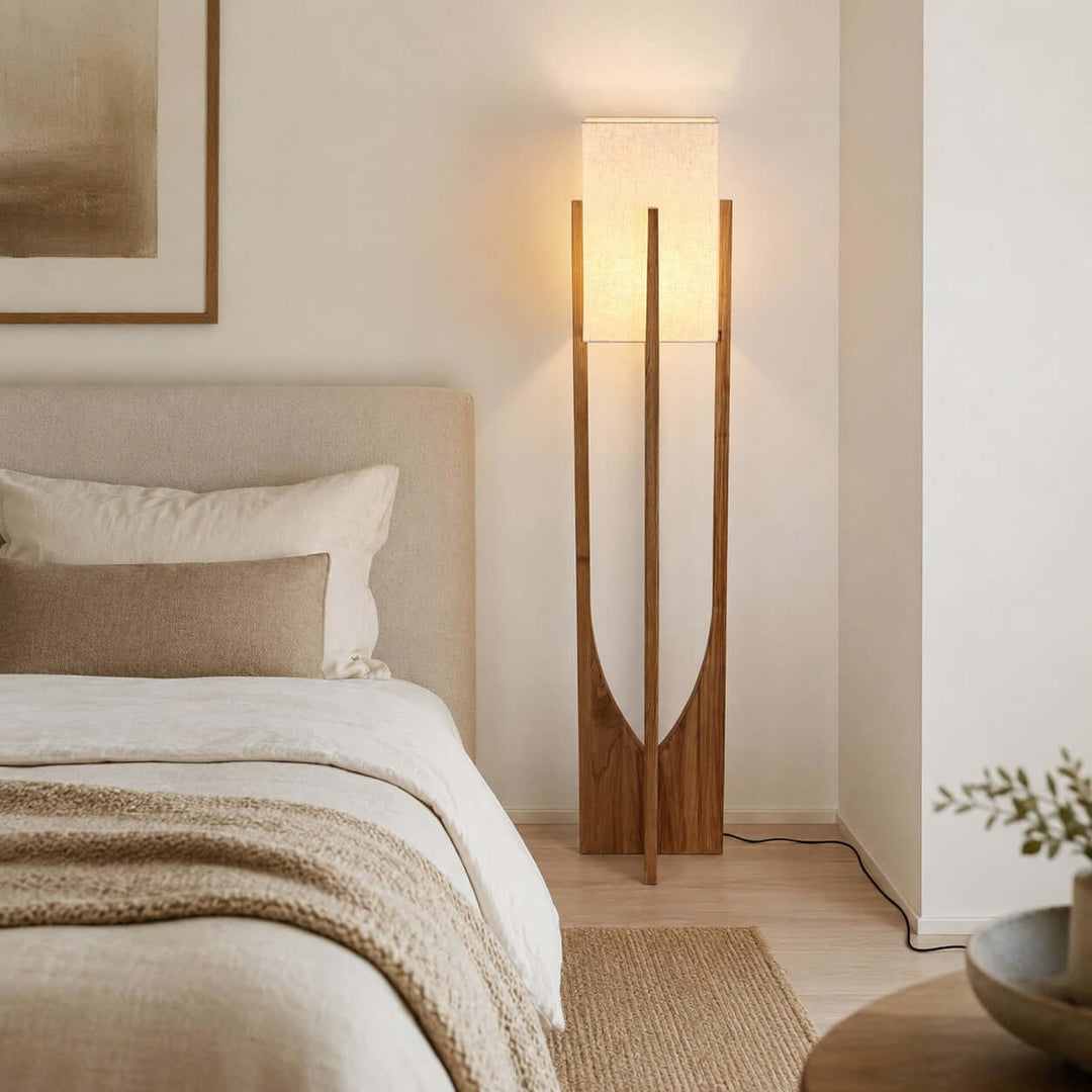 Hugo Tripod Floor Lamp