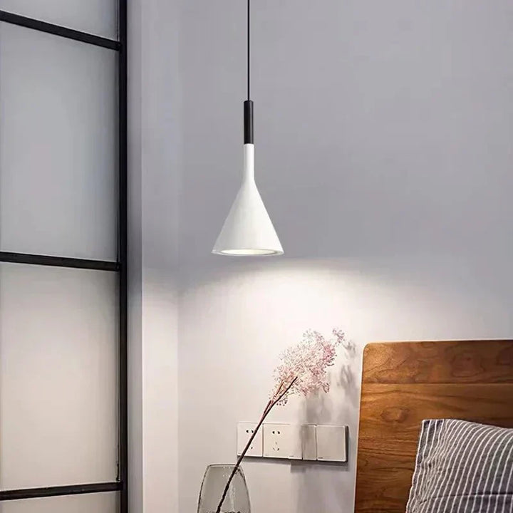 Minne Minimalist Pendant